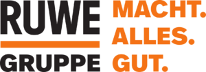 Schwarzer fetter Text RUWE GRUPPE mit einer orangefarbenen Linie unter RUWE auf der linken Seite, und fetter orangefarbener Text MACHT. ALLES. GUT. vertikal rechts auf hellem Hintergrund gestapelt.